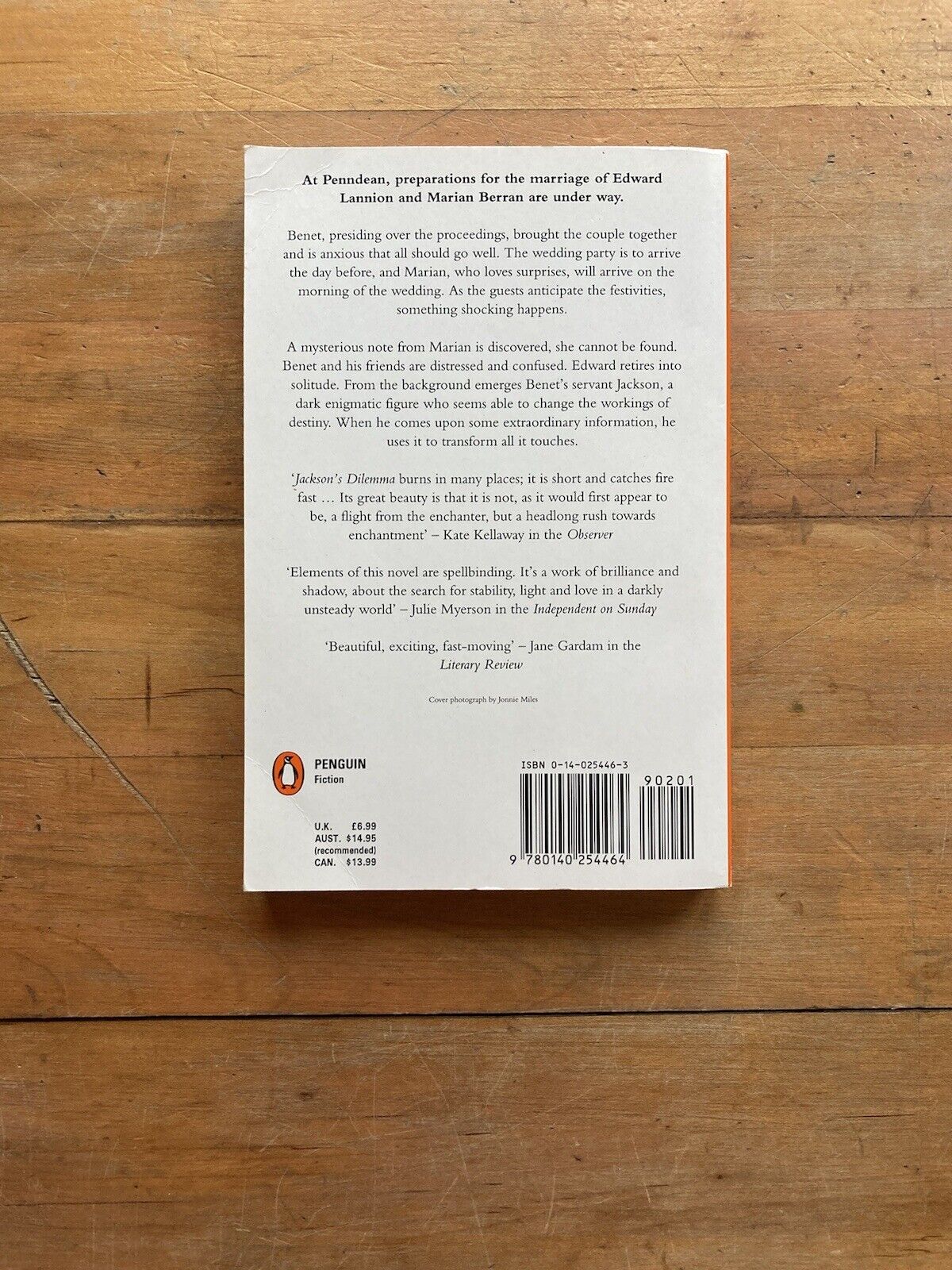 Jackson’s Dilemma by Iris Murdoch. Penguin Books. Printed in England. 1996.