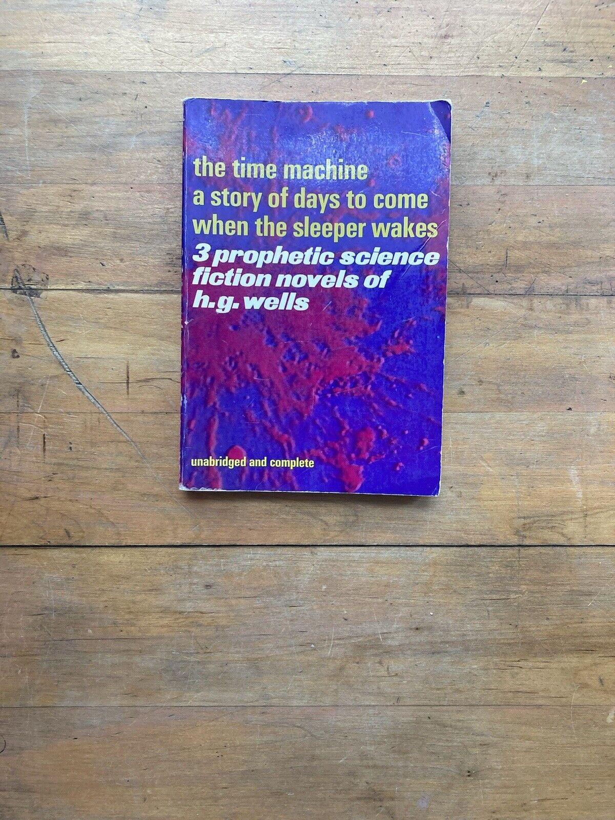 3 Prophetic Science Fiction Novels of H.G. Wells. Dover Publications. 1960.