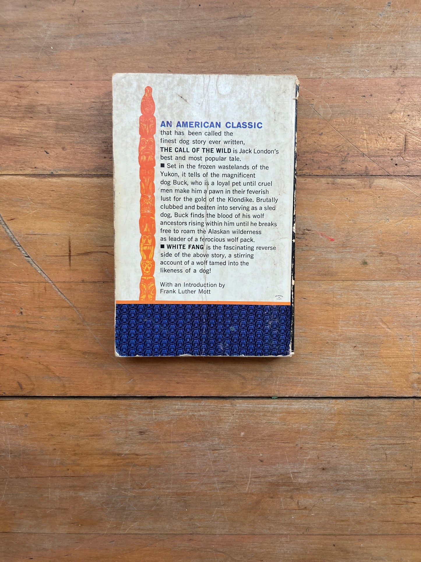 The Call of the Wild & White Fang by Jack London. Washington Square Press. 1966.