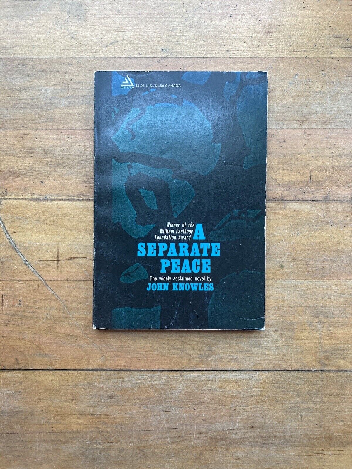 A Separate Peace by John Knowles. A Delta Book. 1980.