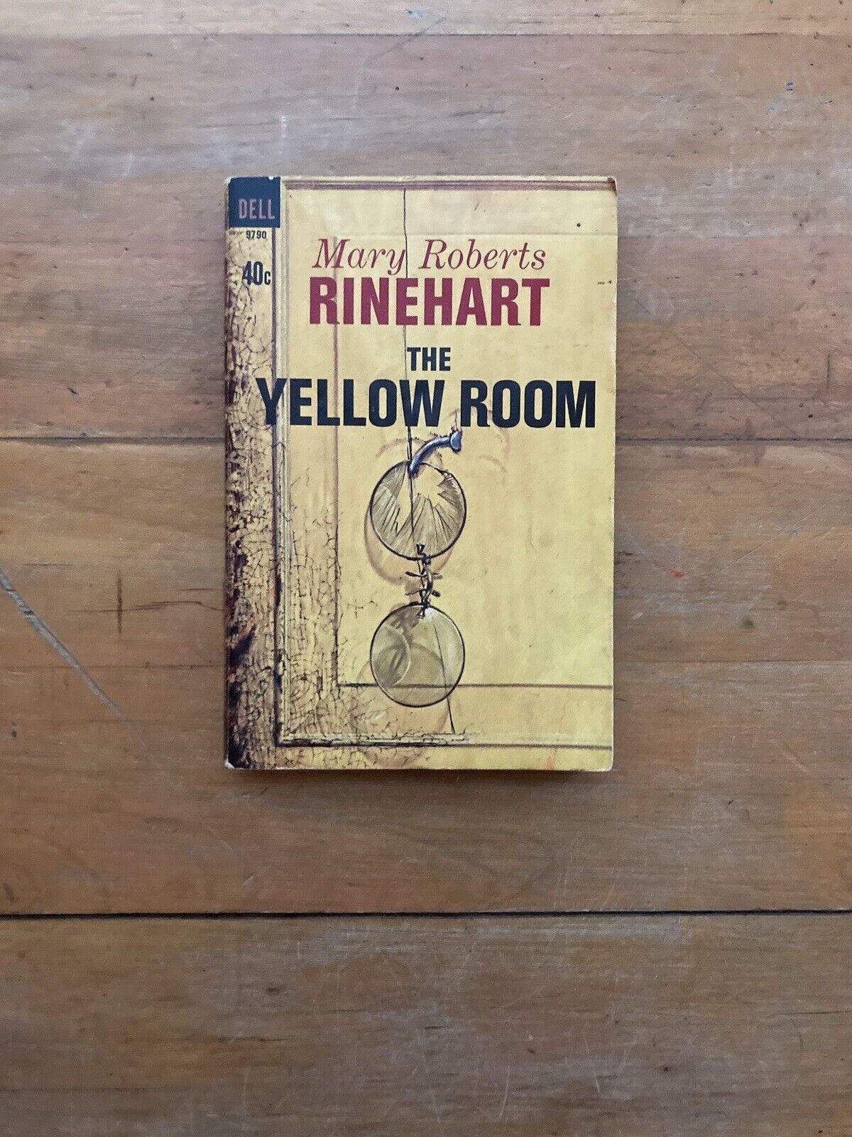 The Yellow Room by Mary Roberts Rinehart. Dell Publishing Company. 1962. 