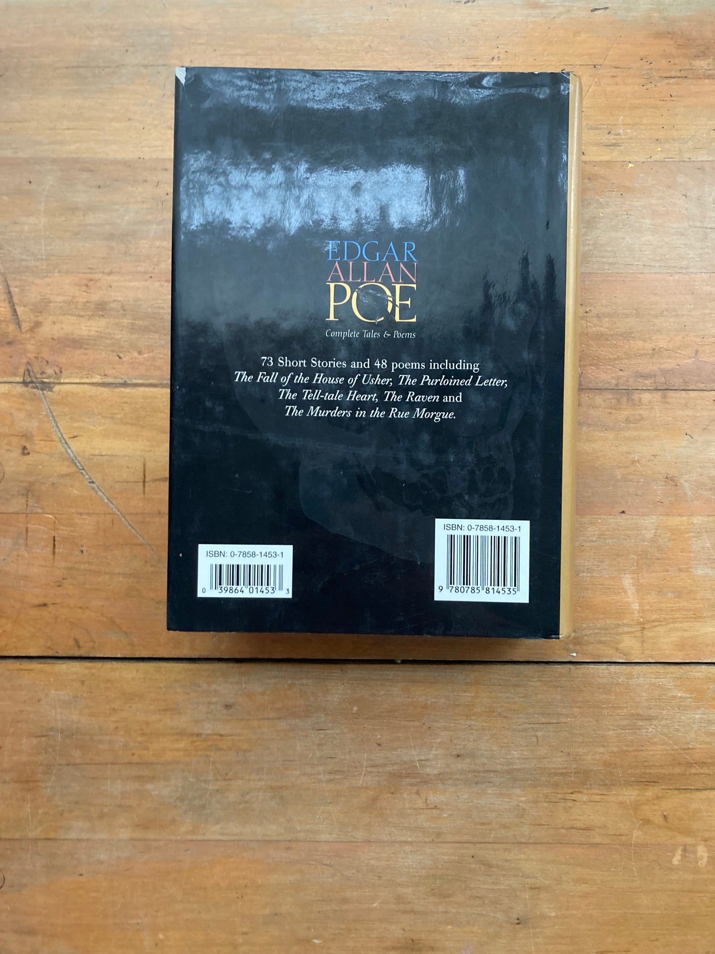 Complete Tales & Poems by Edgar Allan Poe. Castle Books. 2002.